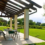 Pergola 8, Emma