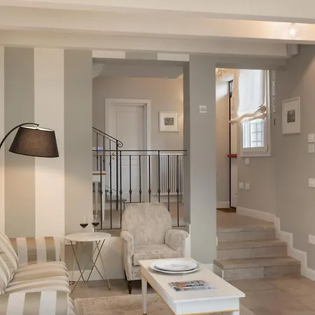 Pergola 8, Emma Villa *