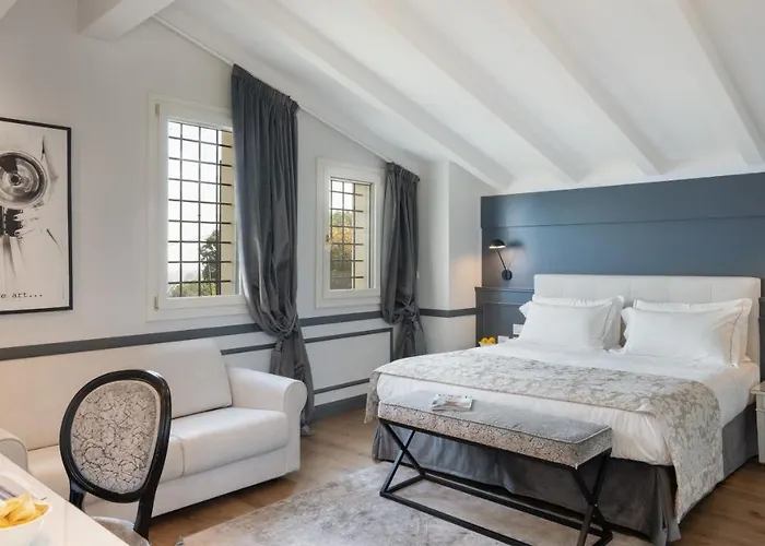 Pergola 8, Emma Villa Bologna