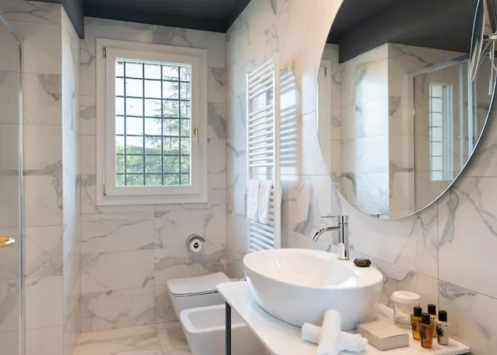 Pergola 8, Emma 빌라 볼로냐