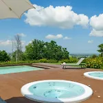 Vila Pergola 8, Emma