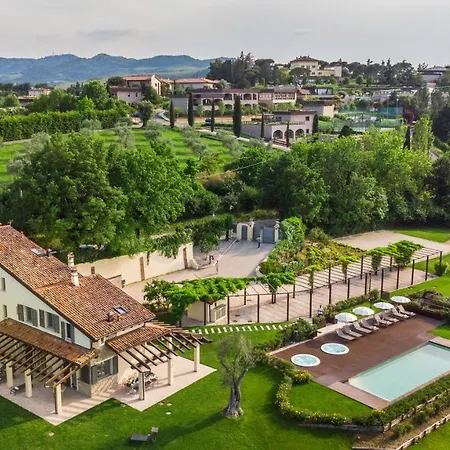Pergola 8, Emma Villa Bologna