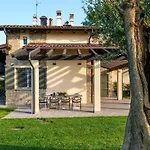 Pergola 8, Emma