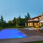 Pergola 8, Emma Bolonha