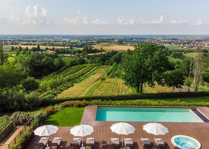 Villa Pergola 8, Emma Bologna