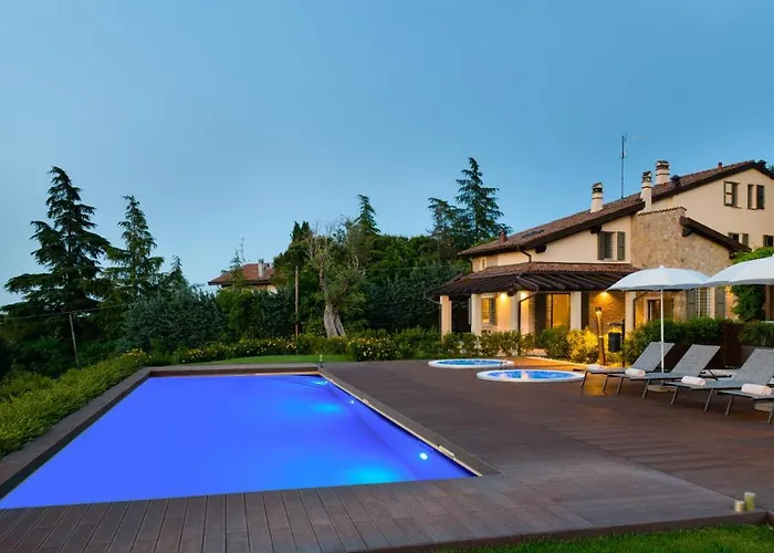 Pergola 8, Emma Bologna